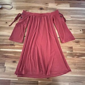 Strapless dress with tied ribbons